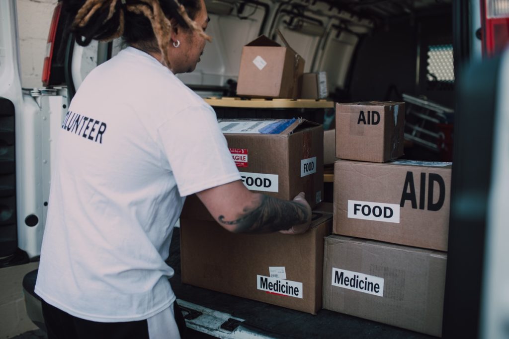 volunteer food aid